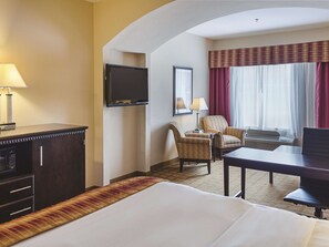 Studio Suite Deluxe, 1 giường cỡ king, không hút thuốc | Bộ đồ giường cao cấp, nệm có lớp đệm bông, bàn, màn/rèm cản sáng 