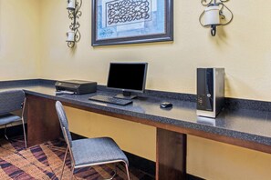 Business centre - La Quinta Inn & Suites by Wyndham Mobile Satsuma / Saraland (Satsuma)
