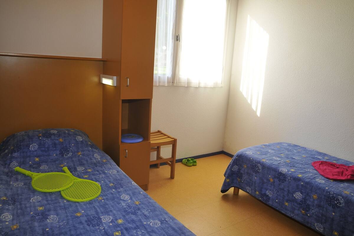Free cots/infant beds, free WiFi, bed sheets