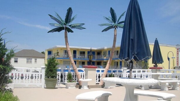 Property grounds - Casa del Sol Motel (Wildwood)