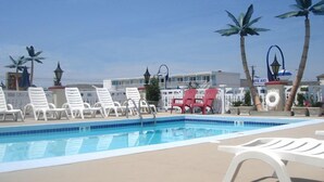 Outdoor pool - Casa del Sol Motel (Wildwood)