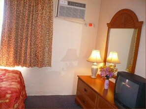 Living area - Casa del Sol Motel (Wildwood)