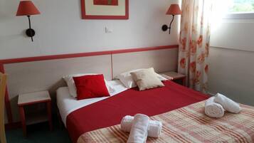 2 bedrooms, individually decorated, individually furnished