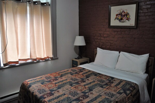 Chambre Double Standard | Fer et planche à repasser, lits pliants/supplémentaires, Wi-Fi gratuit