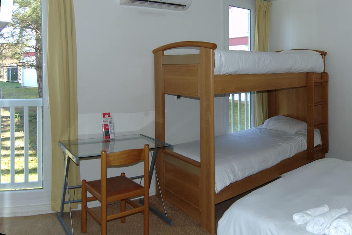 Family Room, 1 Bedroom, Non Smoking, Garden View | Desk, iron/ironing board (on request), WiFi (free)