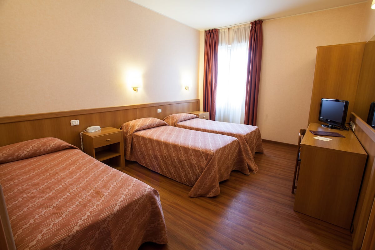 Premium bedding, down duvets, minibar, in-room safe