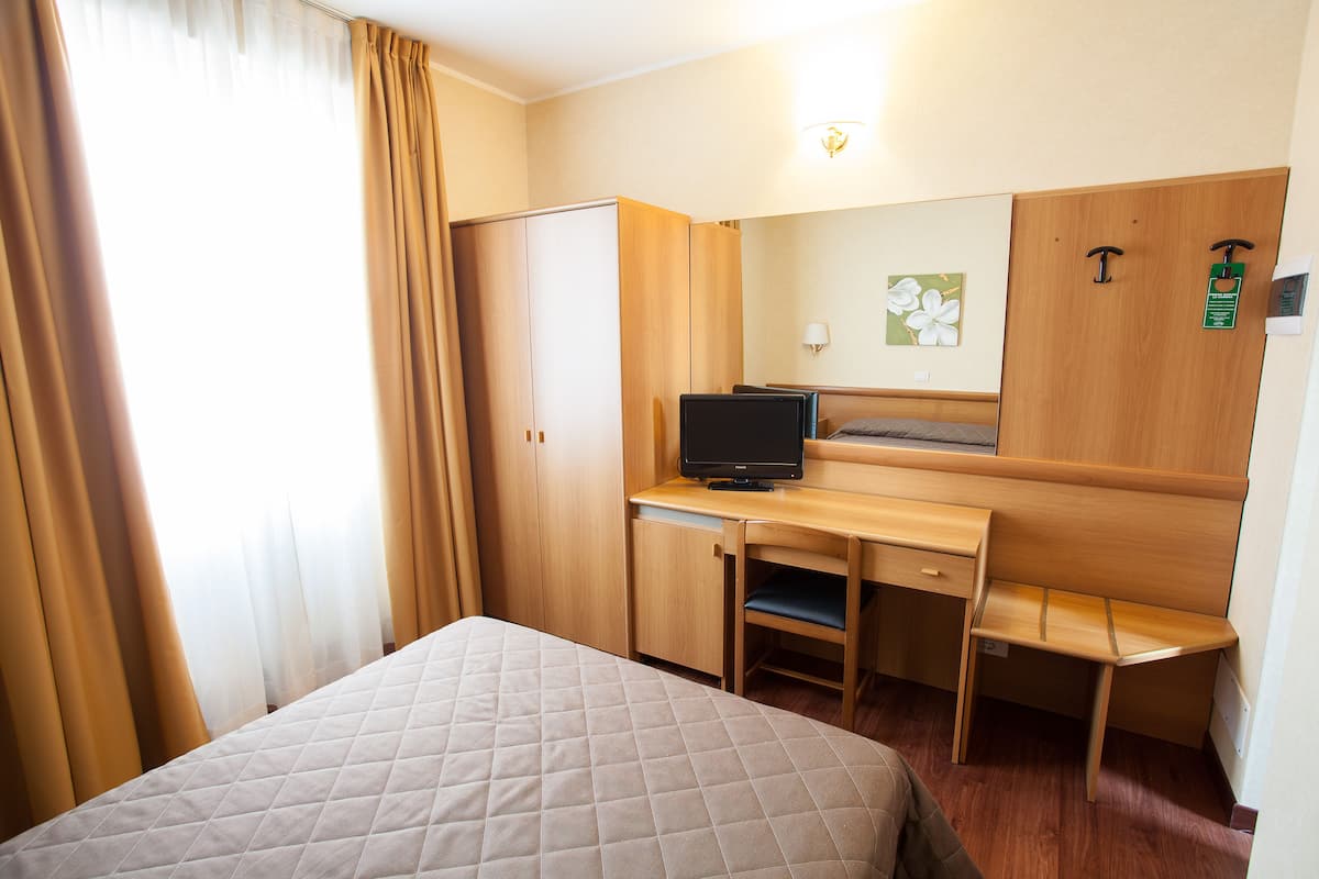 Single Room | Premium bedding, down duvets, minibar, in-room safe