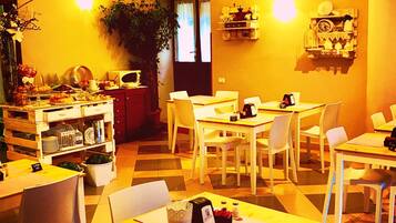 Tägliches inbegriffenes Frühstücksbuffet