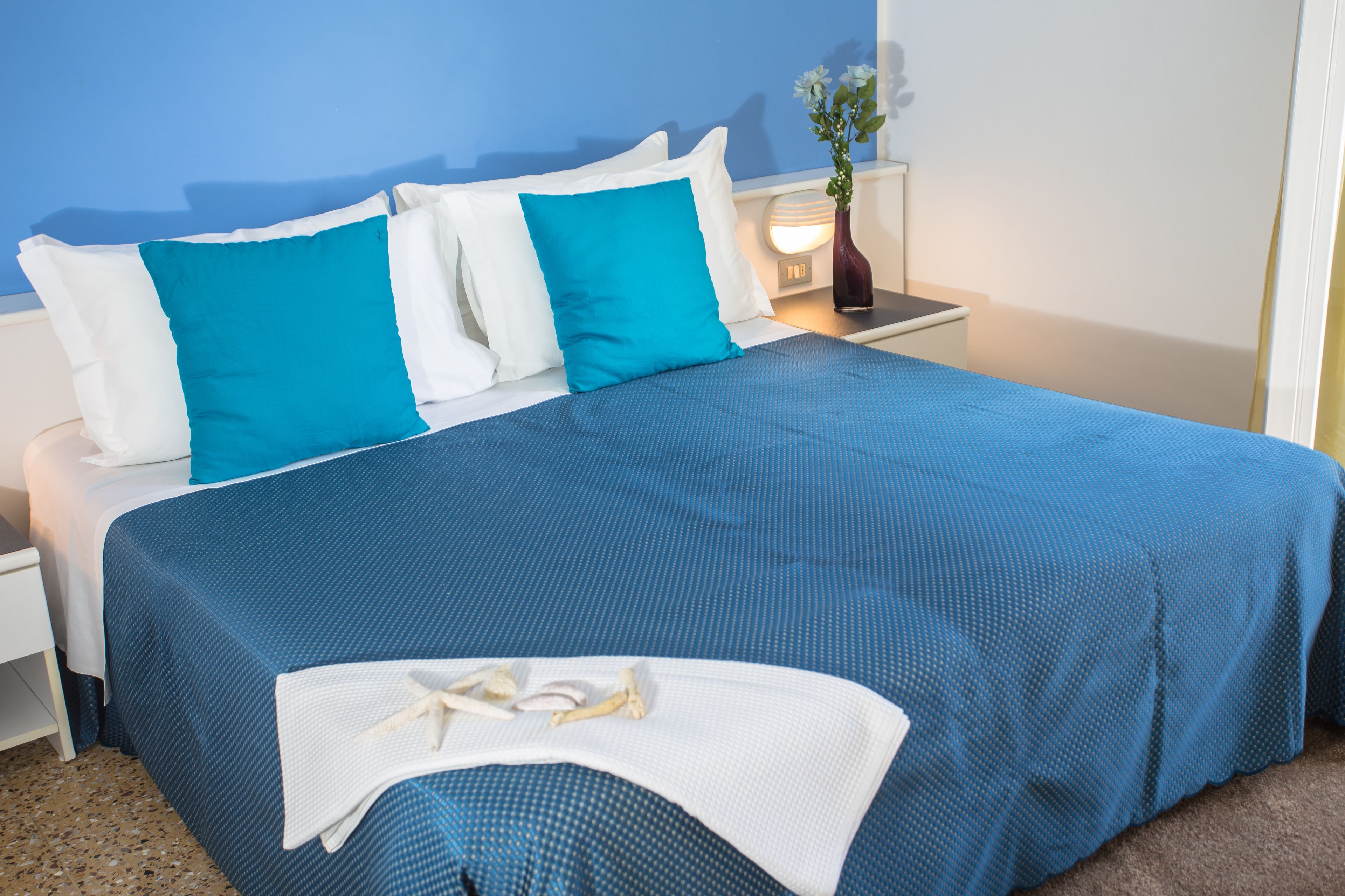 in-room safe, desk, soundproofing, free wifi