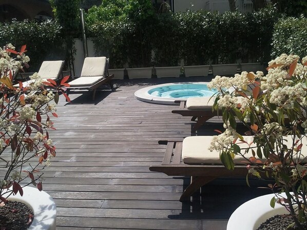 室外 SPA 浴池