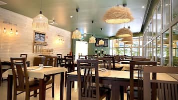 供應早餐、午餐和晚餐,葡萄牙料理