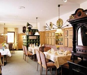 Lunch and dinner served, German cuisine