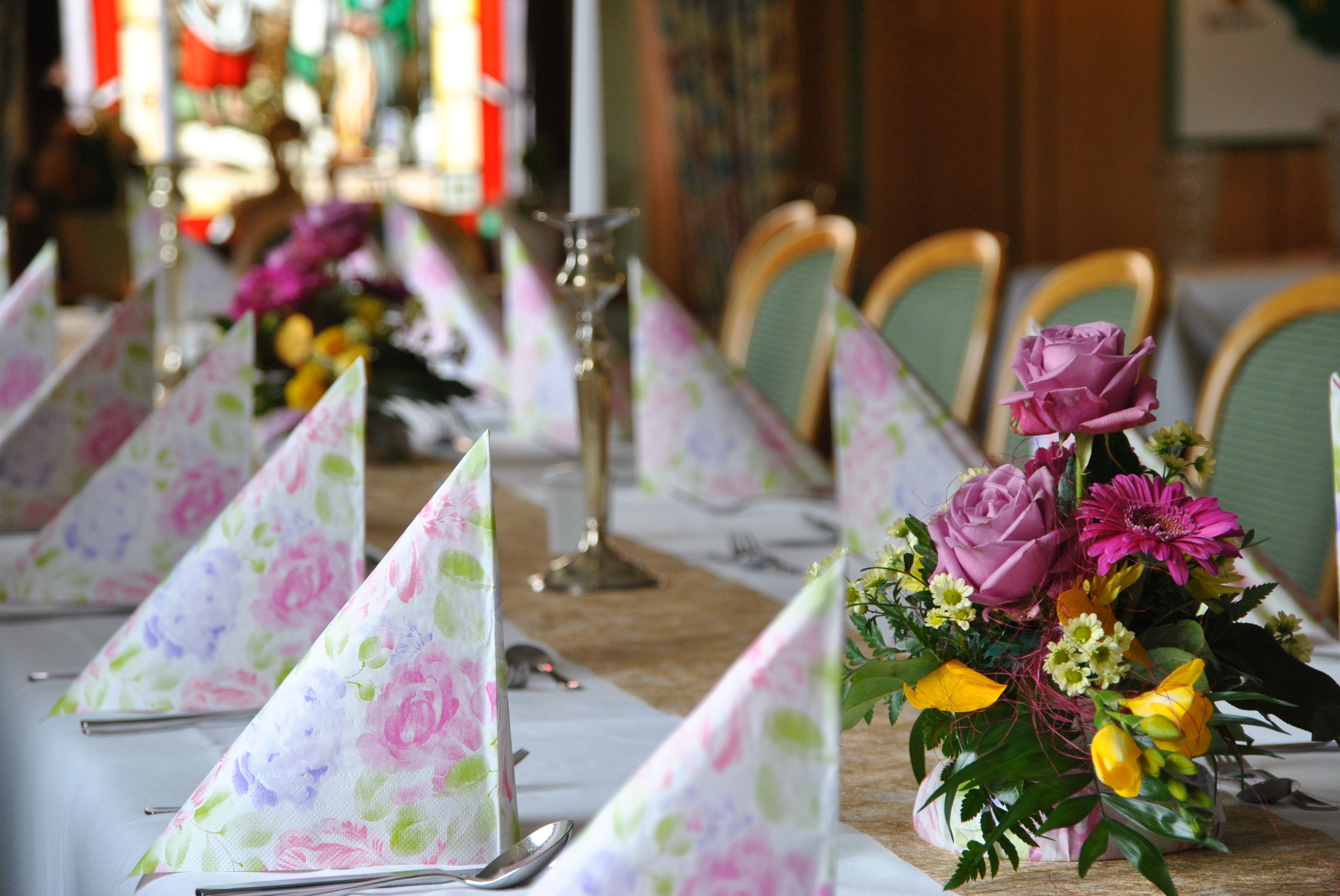 lunch and dinner served, german cuisine