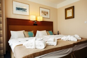 Double or Twin Room | In-room safe, blackout drapes, free WiFi, bed sheets - Hotel Marttel (Karlovy Vary)