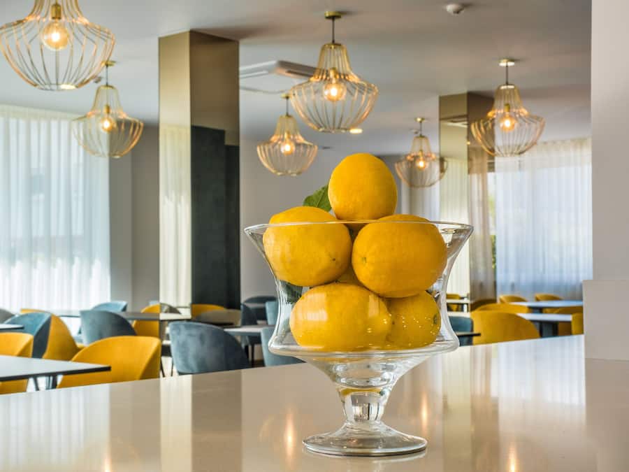 Desayuno buffet diario (EUR 11 por persona)