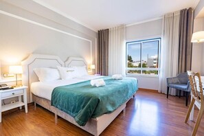 Desk, free WiFi, bed sheets - Imperhotel by Umbral (Ourem)