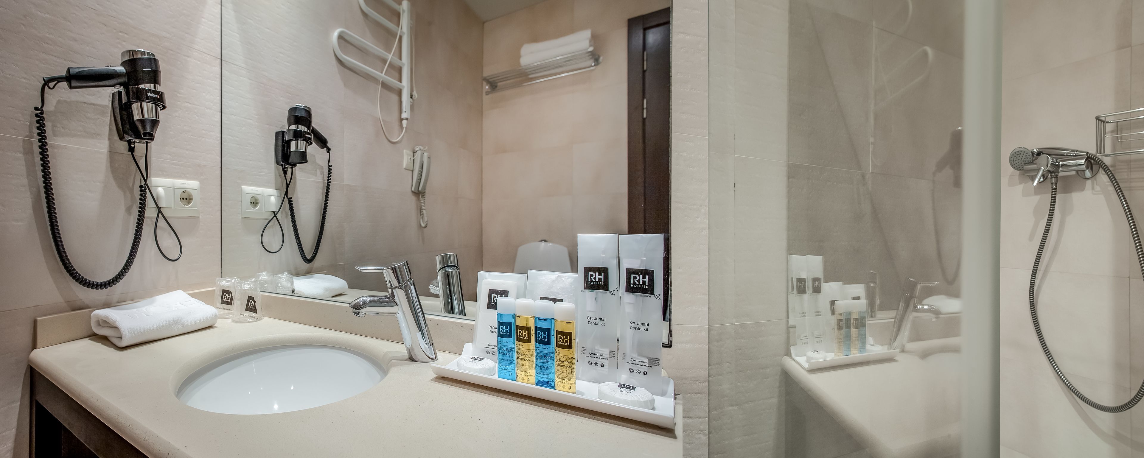 minibar, in-room safe, desk, free wifi