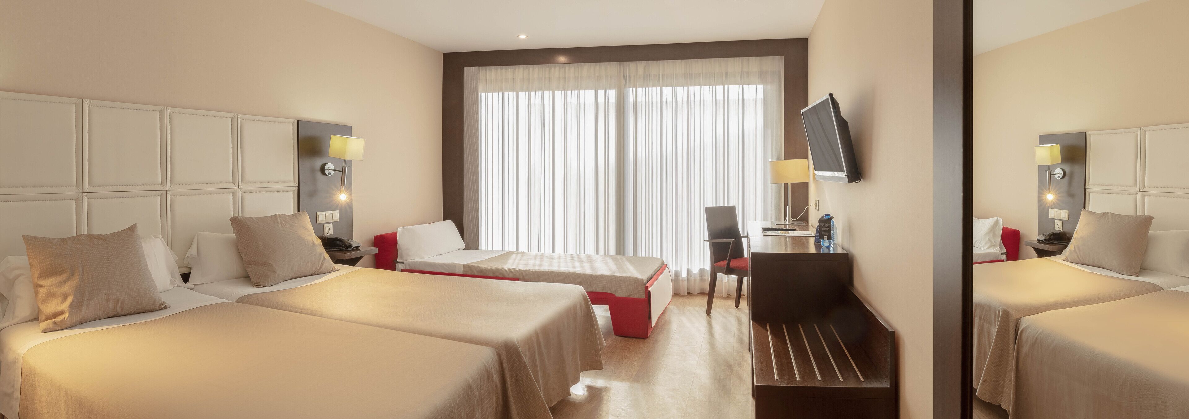 double room, balcony (2 adults and 1 child) | minibar, in-room safe, desk, free wifi