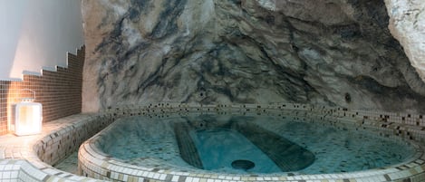 Türkisches Bad/Hamam, Körperbehandlungen, Körperpeelings