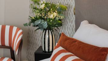 Surmatelas, minibar, bureau, espace de travail pour ordinateur portable