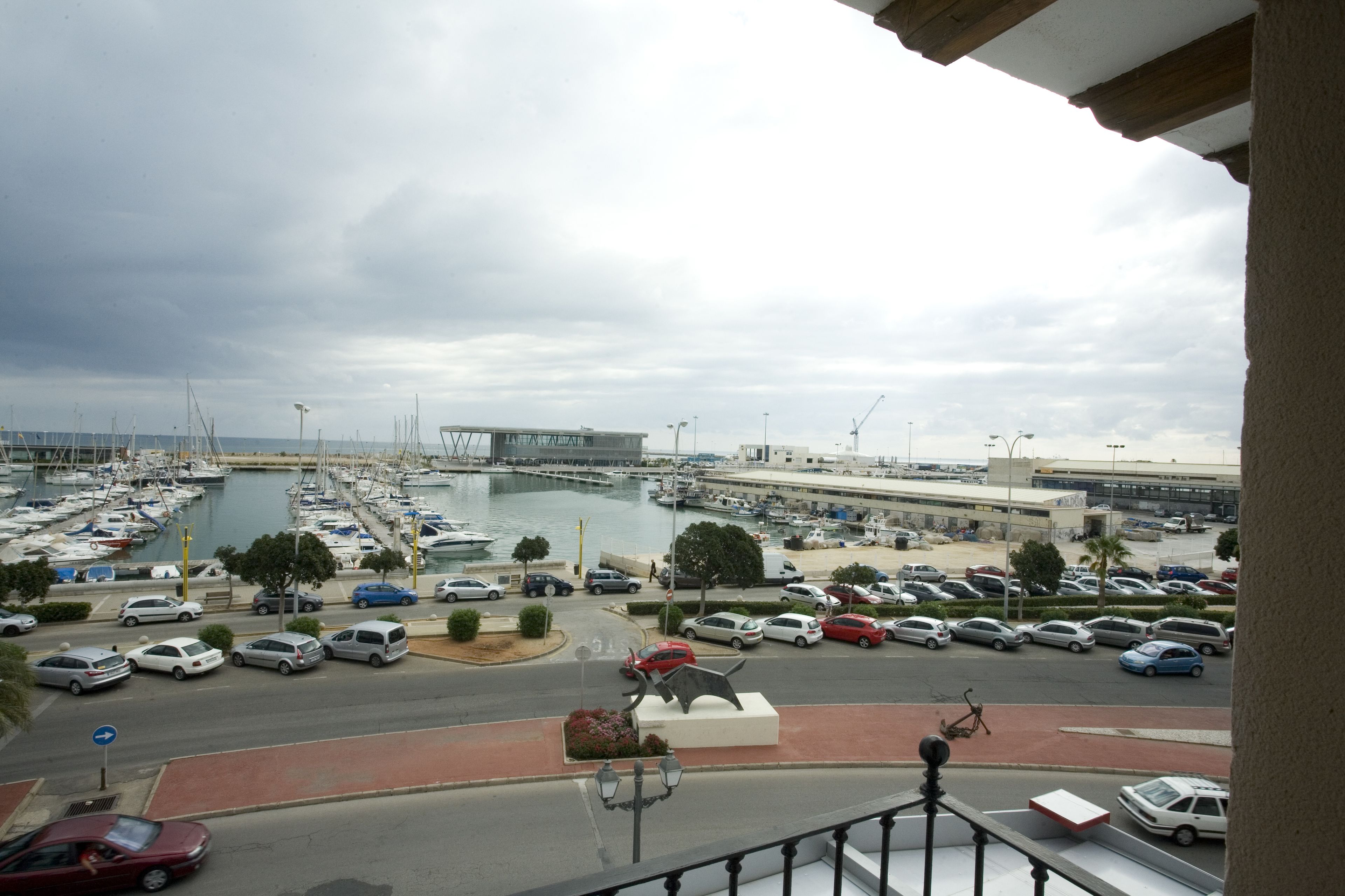 junior suite deluxe room harbor view | 1 bedroom, minibar, in-room safe, individually decorated