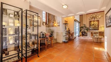 Sala de estar en el lobby