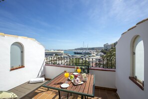 Junior supreme room harbor view | 1 ห้องนอน, มินิบาร์, ตู้นิรภัยในห้องพัก, ห้องพักตกแต่งอย่างมีเอกลักษณ์