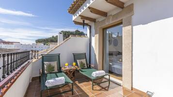 Junior supreme room harbor view | Terrace/patio