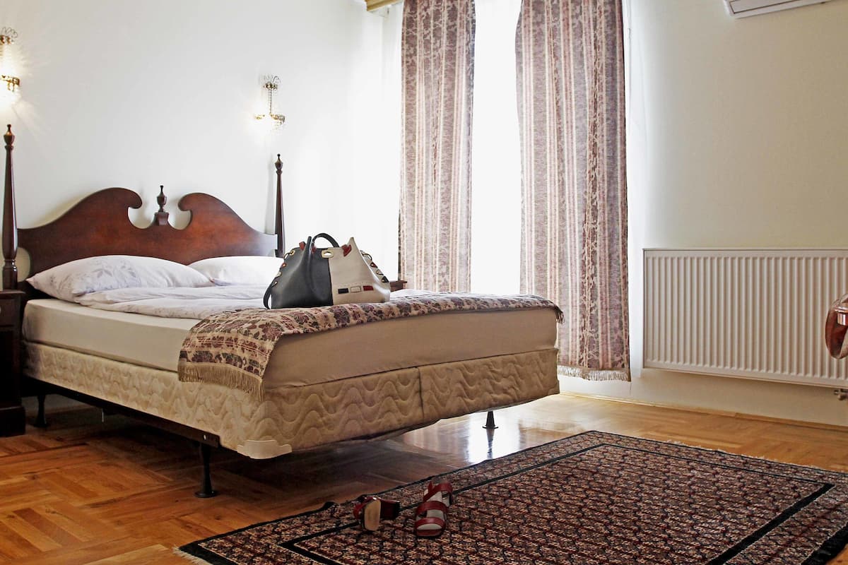 minibar, in-room safe, desk, soundproofing