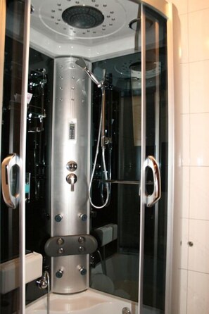 Bathroom shower - Octagon (Sarajevo)