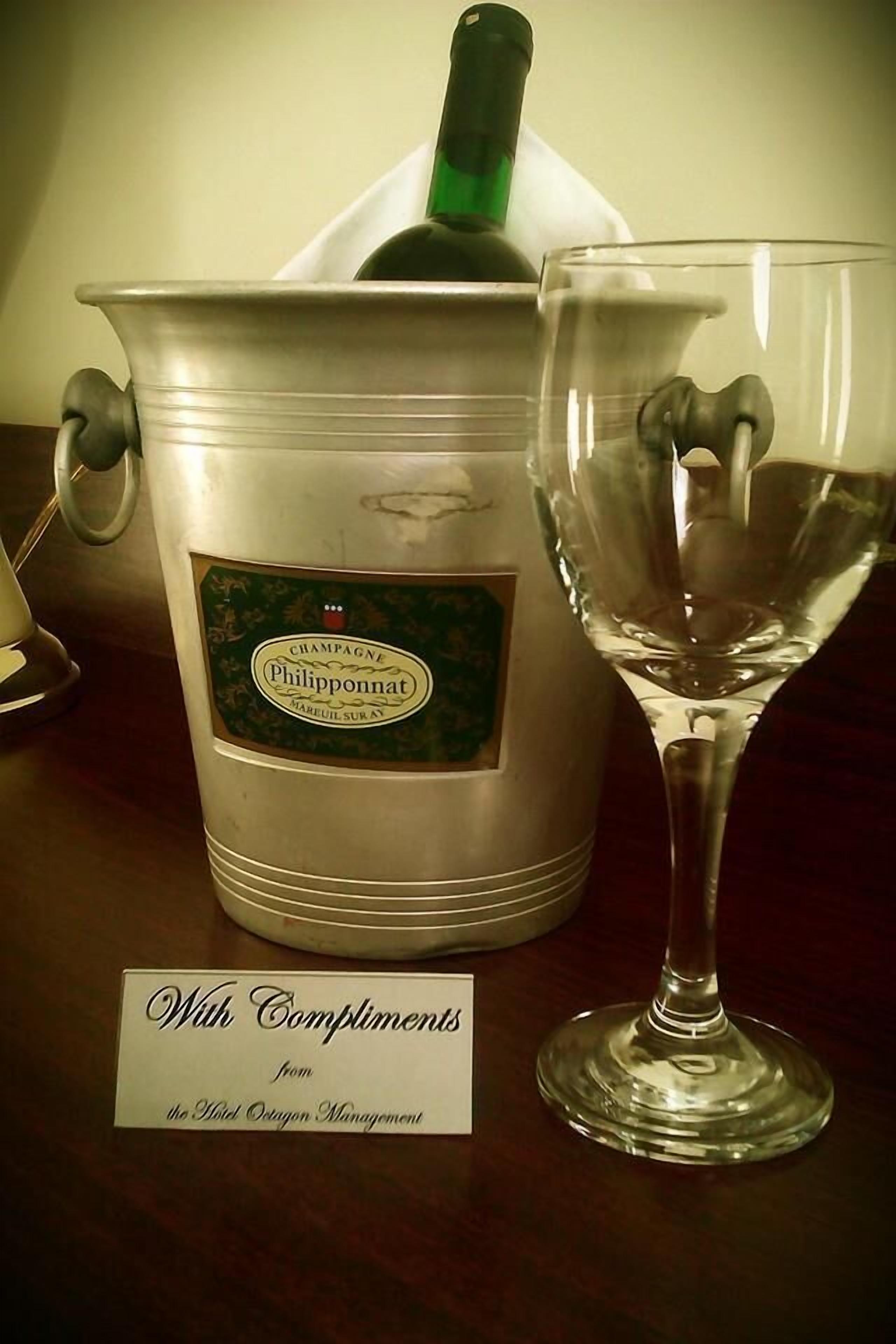 standard double or twin room | room amenity