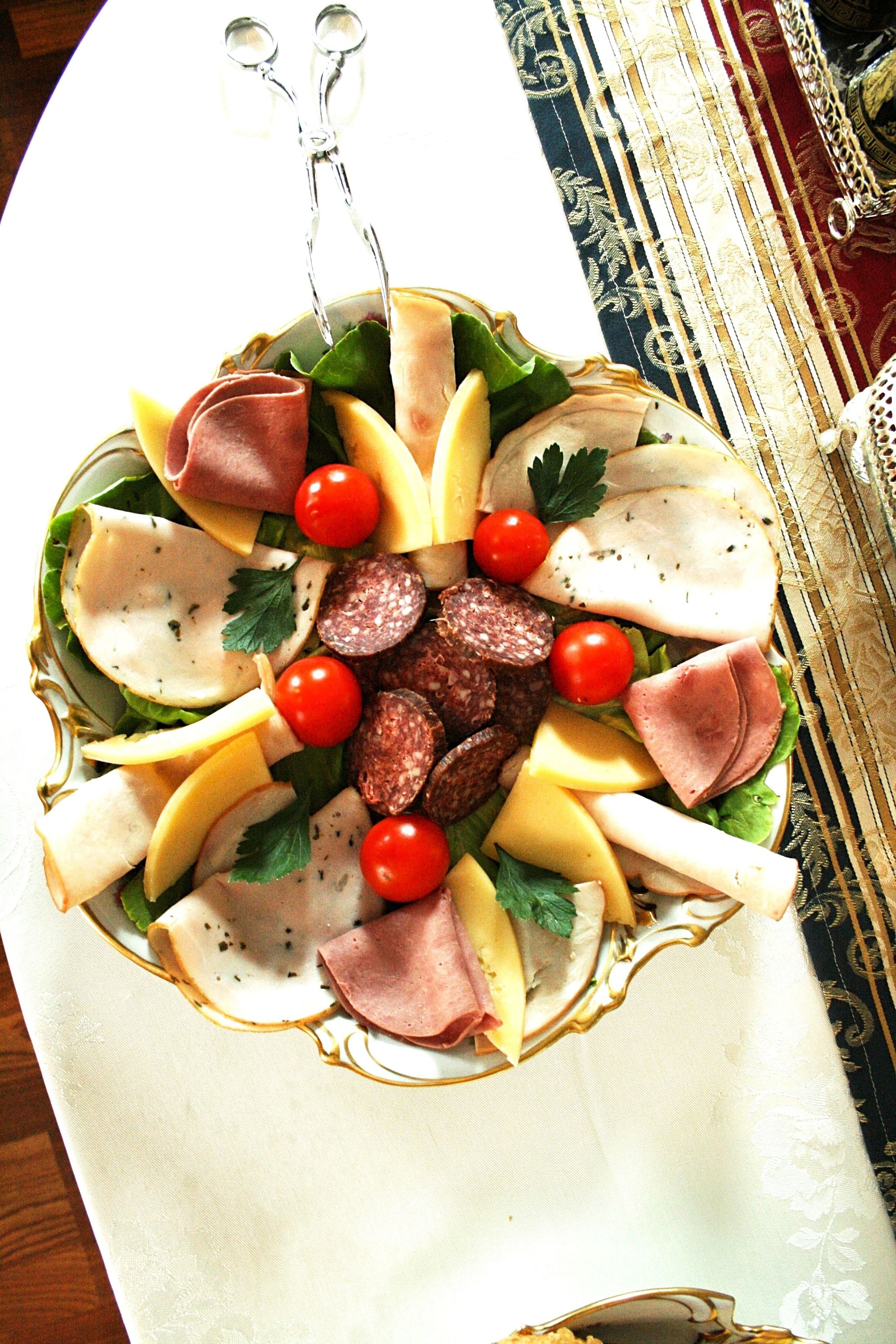 superior room, multiple beds, courtyard view | breakfast area | free daily buffet breakfast