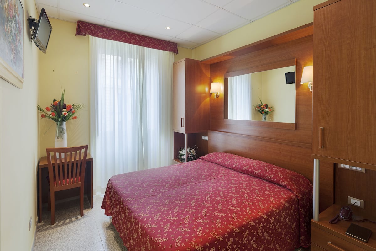 Double or Twin Room | Down comforters, desk, WiFi (free)