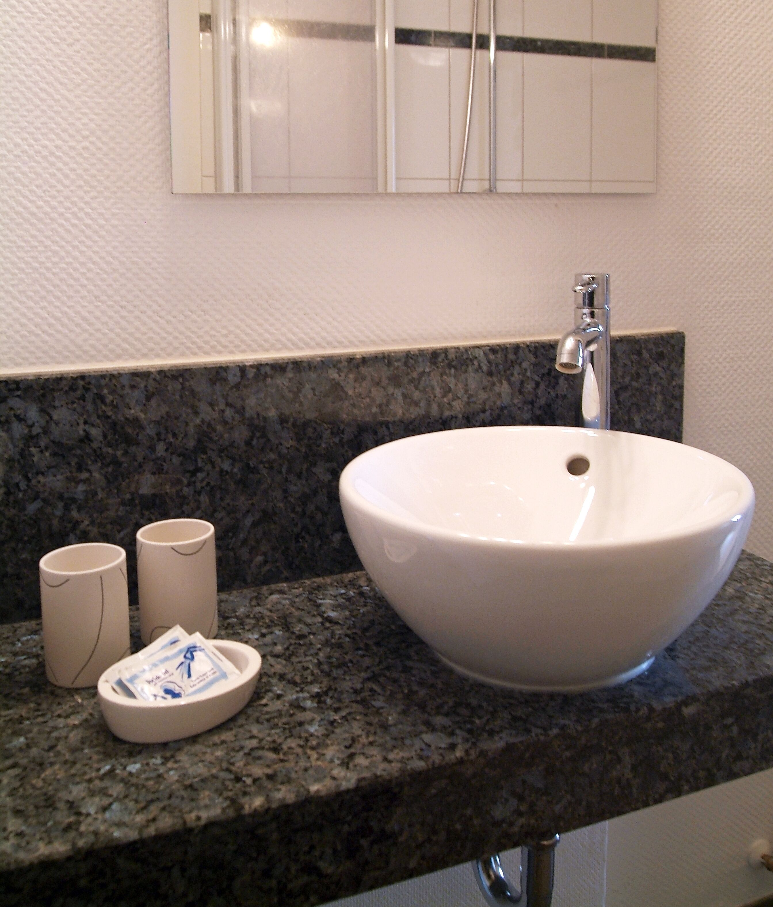 standard single room, non smoking | bathroom | free toiletries, hair dryer, towels