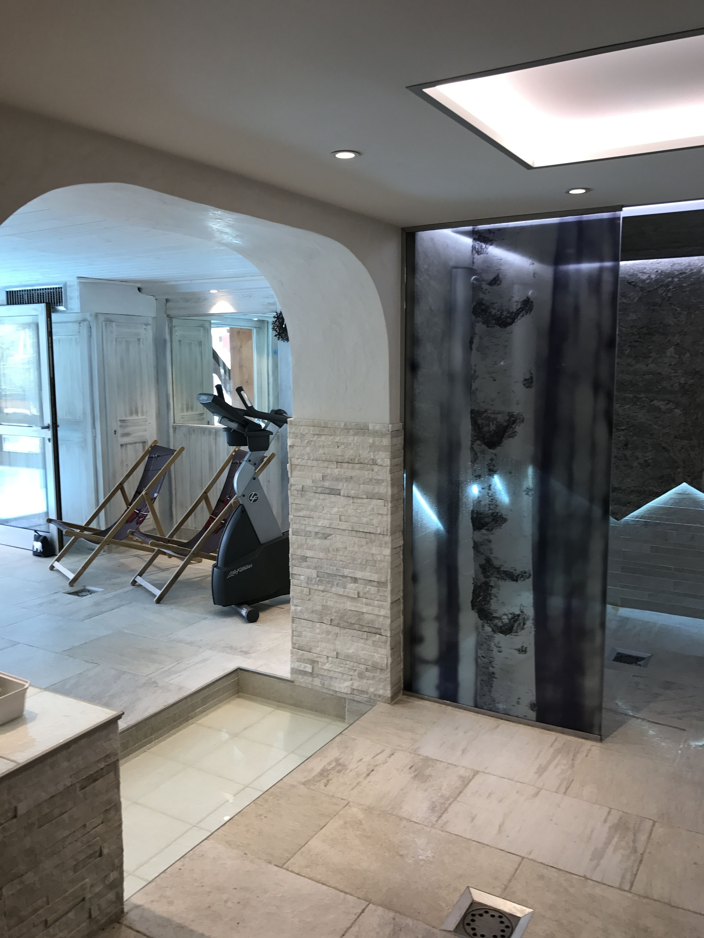 sauna, body treatments, body wraps, body scrubs, facials, massages