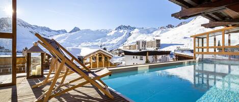 Kolam renang outdoor