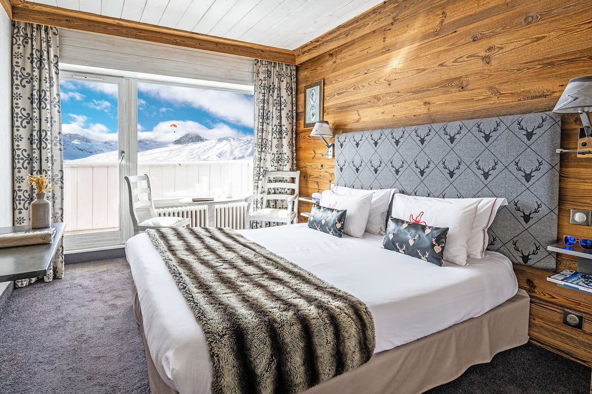 Superior Room, Balcony | In-room safe, desk, free WiFi