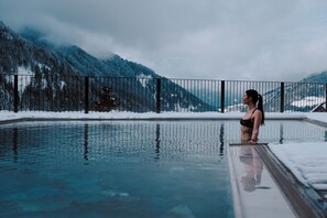 Outdoor spa tub - Hotel Bergschlössl (Luson)