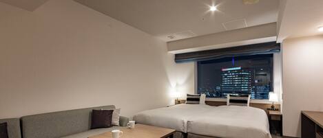 Premium bedding, in-room safe, desk, blackout drapes