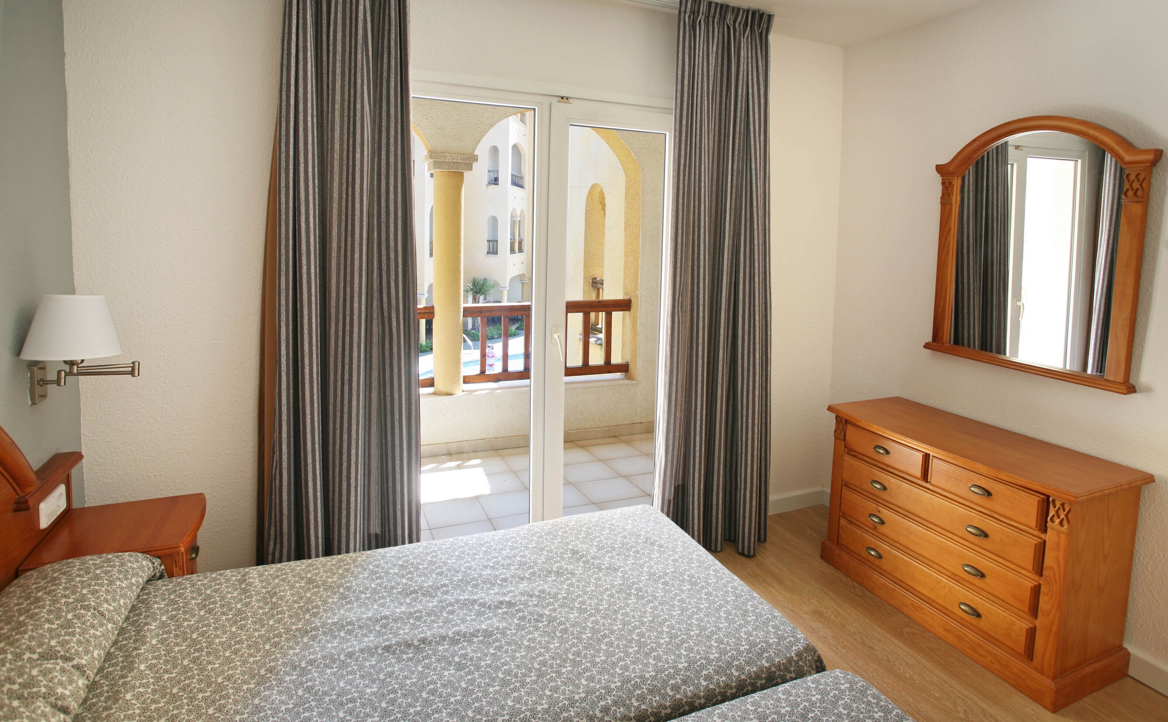 1 chambre, minibar, coffres-forts dans les chambres, rideaux occultants