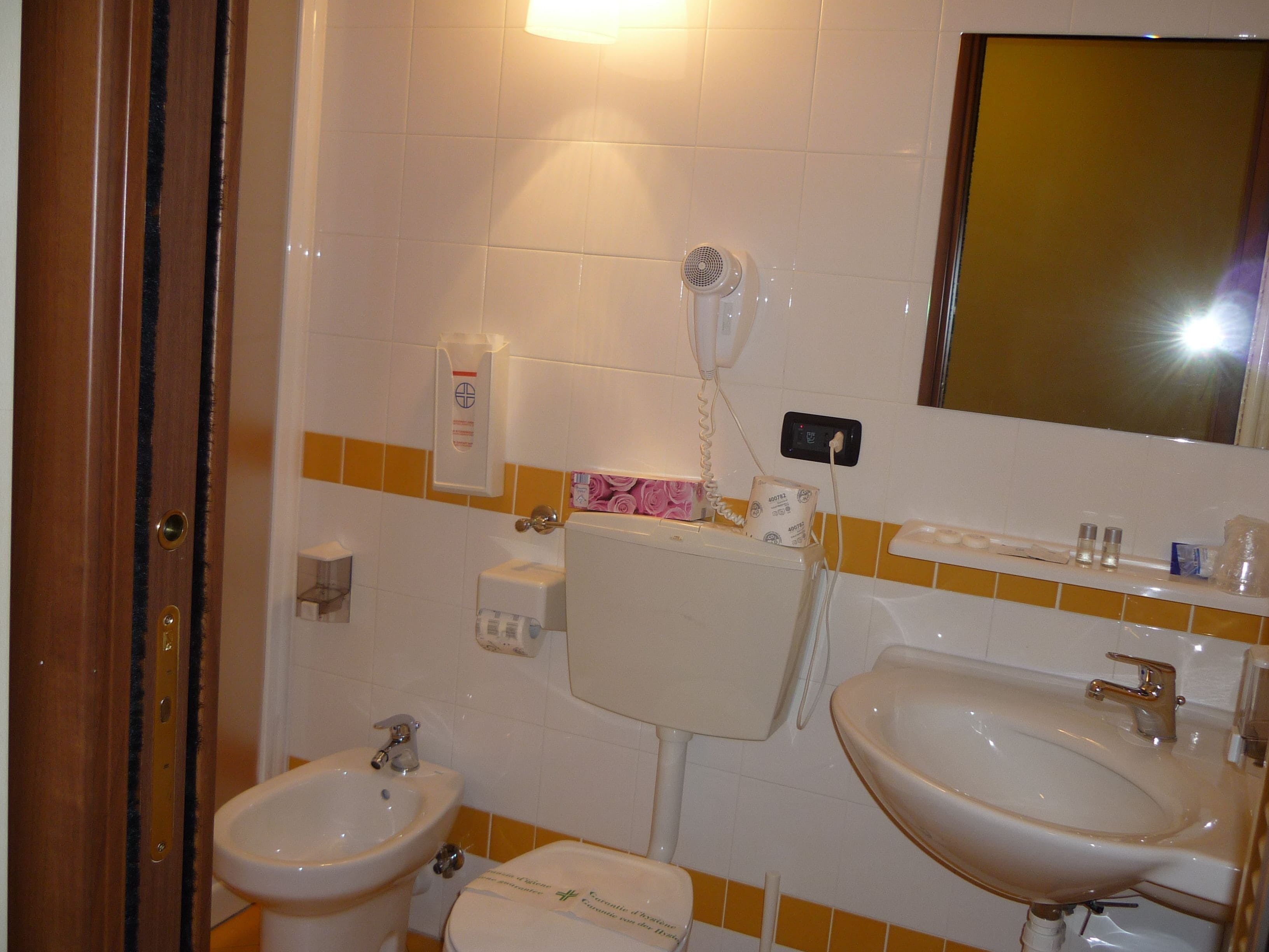 classic double or twin room | bathroom | shower, rainfall showerhead, free toiletries, hair dryer