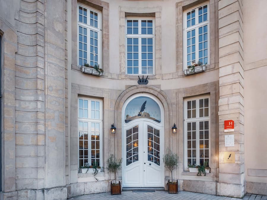 Fachada da propriedade