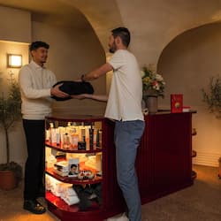 Behandelingskamers voor koppels, een sauna, een bubbelbad, een stoombad