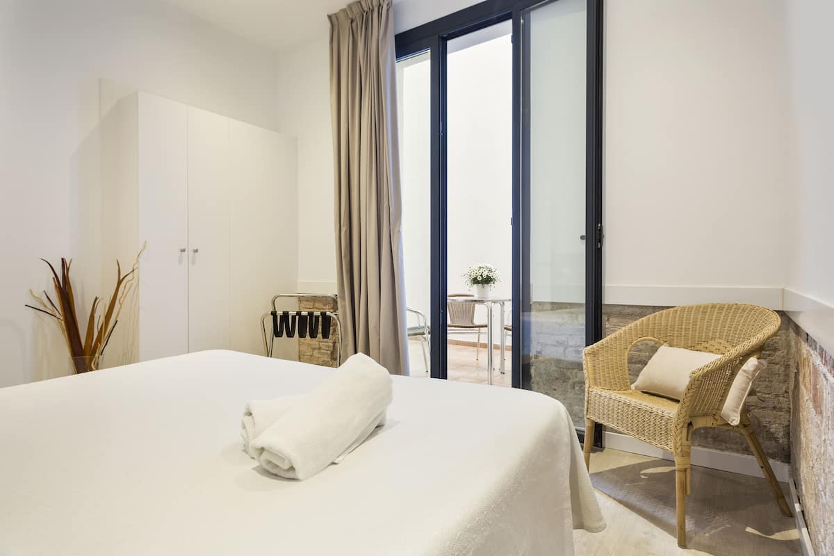 4 camere, con stile personalizzato, con arredamento individuale