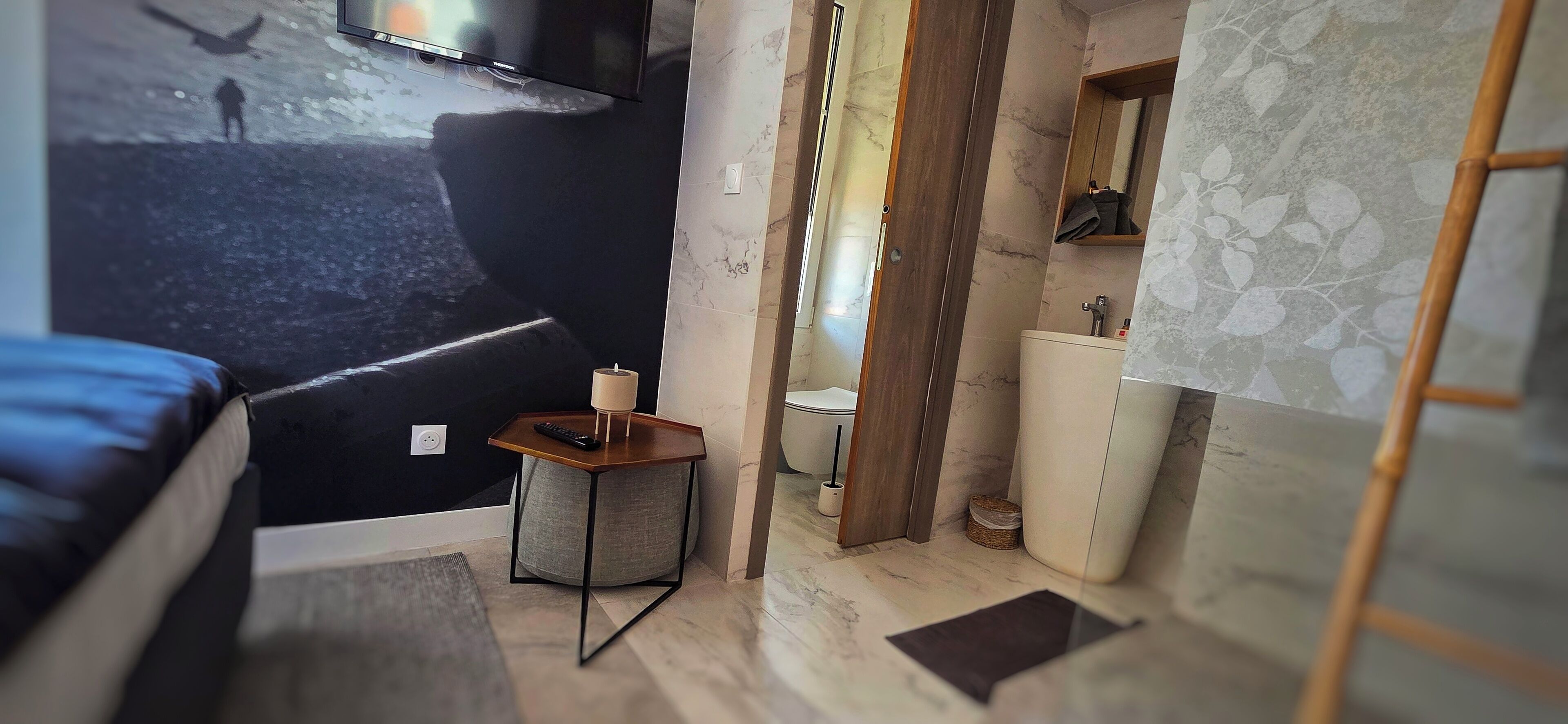 comfort double | bathroom | shower, free toiletries, bidet, towels