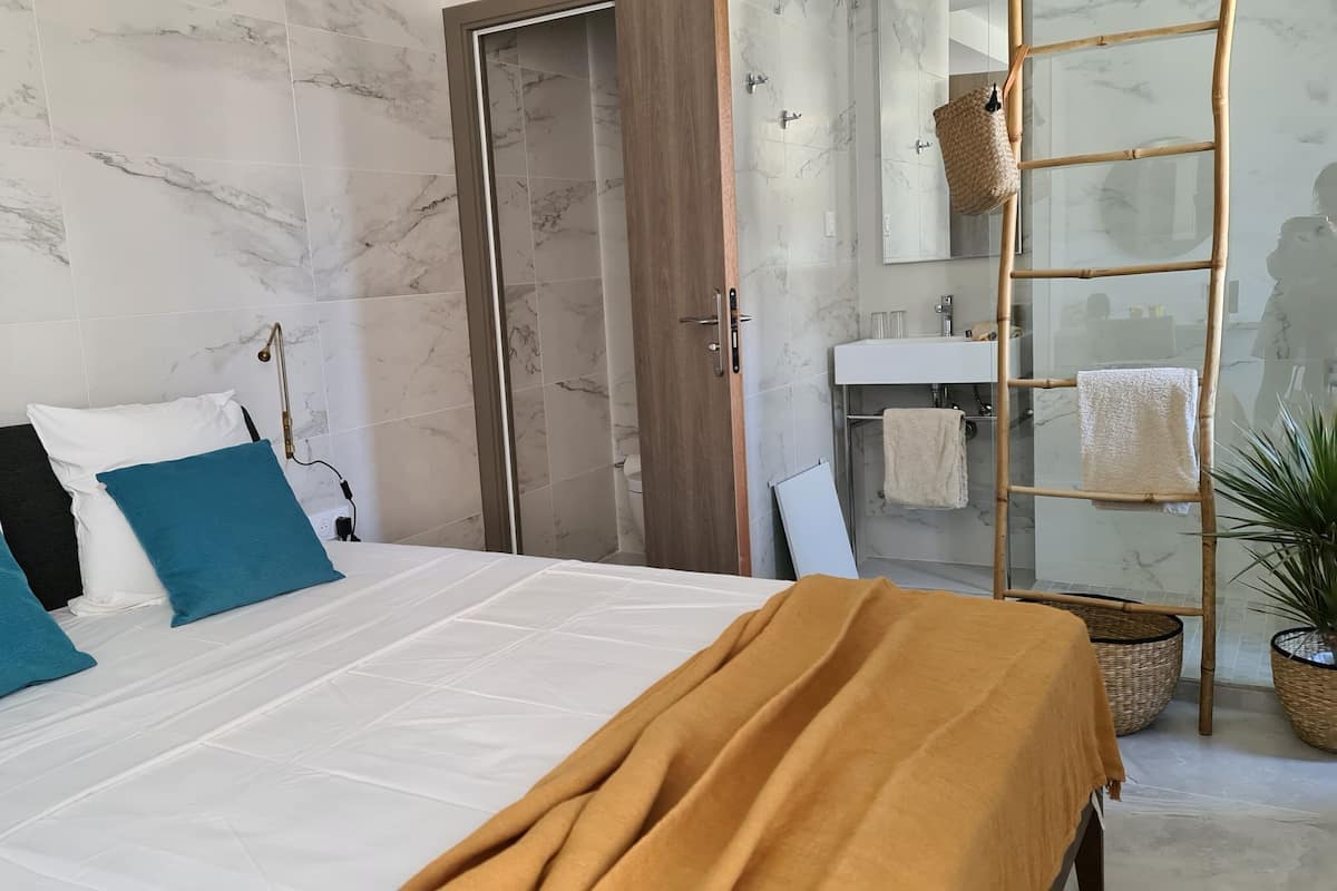 Minibar, coffres-forts dans les chambres, bureau, chambres insonorisées