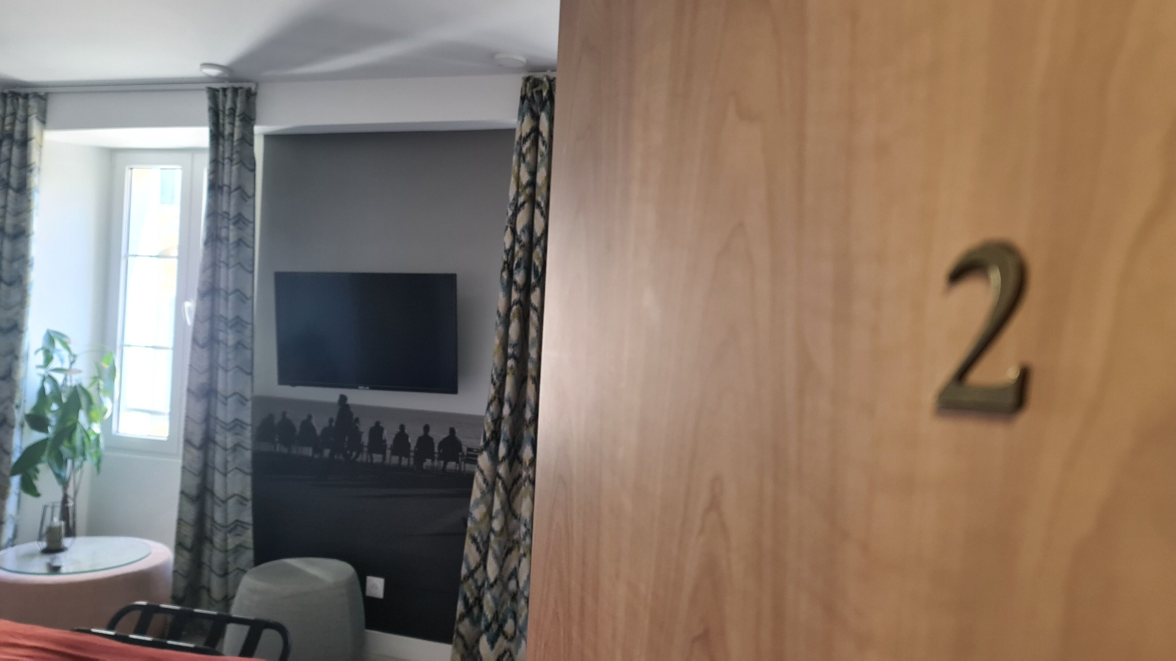 classic double | 1 bedroom, minibar, in-room safe, desk