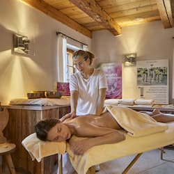 Sauna, hot tub, Turkish bath/hammam, body treatments, aromatherapy