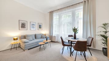 Studio | Living area