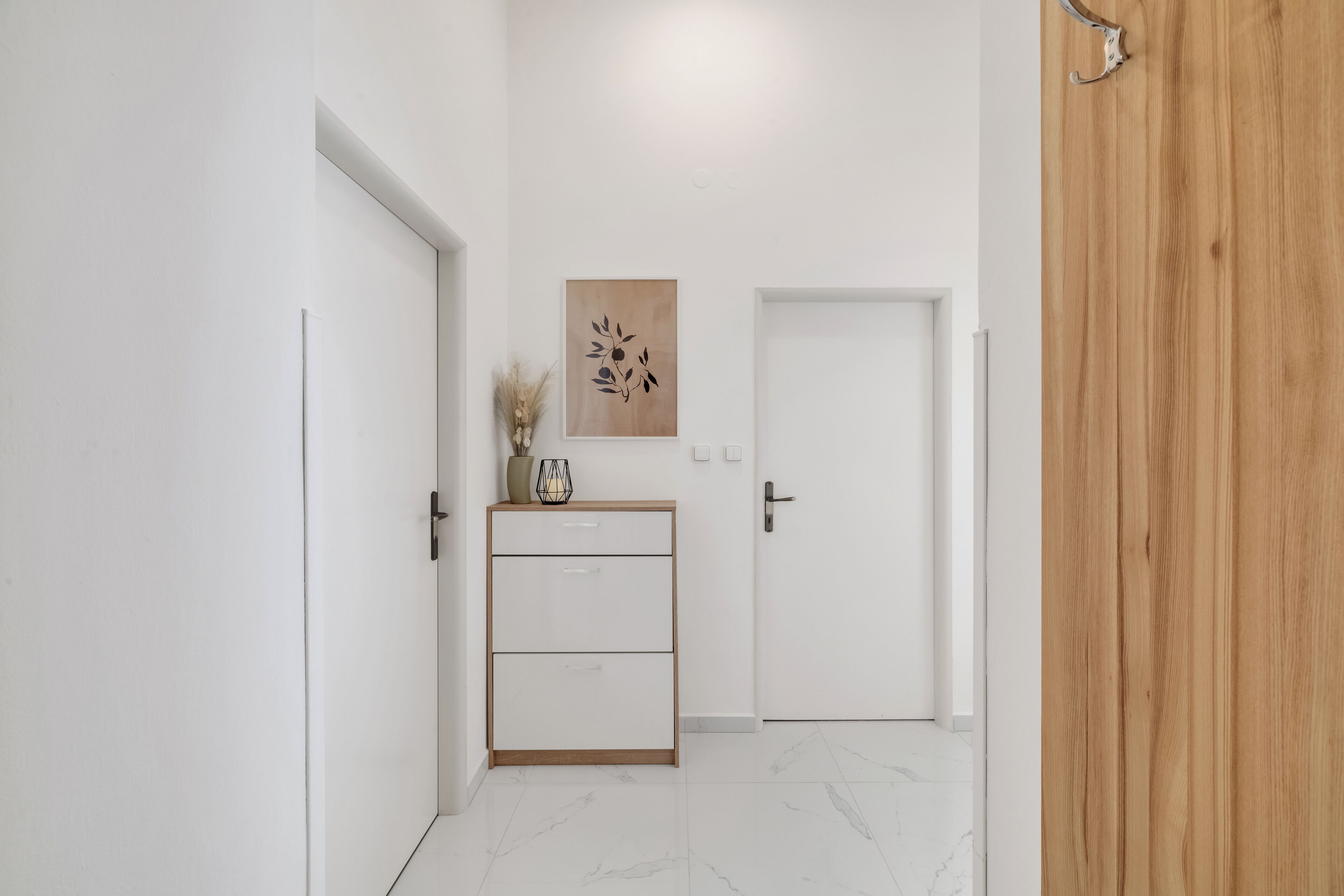 Familiekamer | Een kluis op de kamer, een bureau, verduisterende gordijnen